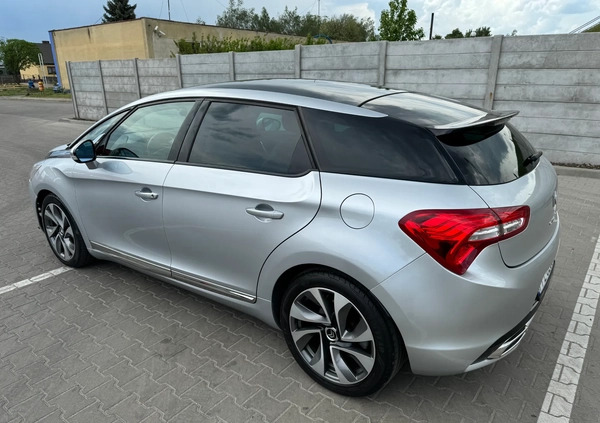 Citroen DS5 cena 51500 przebieg: 99140, rok produkcji 2015 z Pleszew małe 154